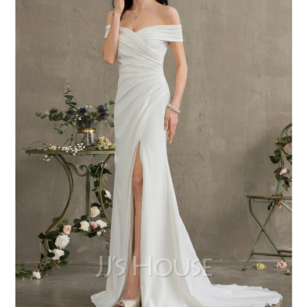 JJs house ivory wedding dress